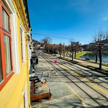 7 Soverom I Hjertet Av Bergen Exterior photo